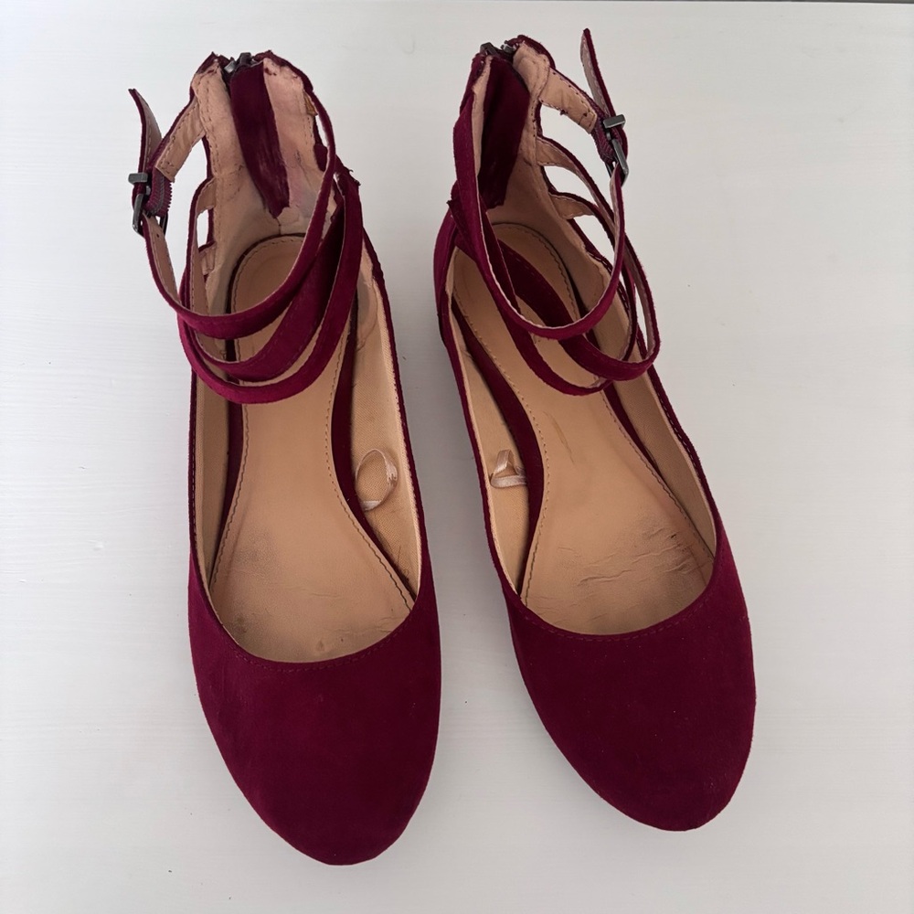 EXPRESS Cranberry Ankle Strap Flats Sz 7